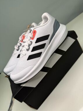 Adidas Runfalcon 3 Lace Shoes Boy’s  Size 2 NWB